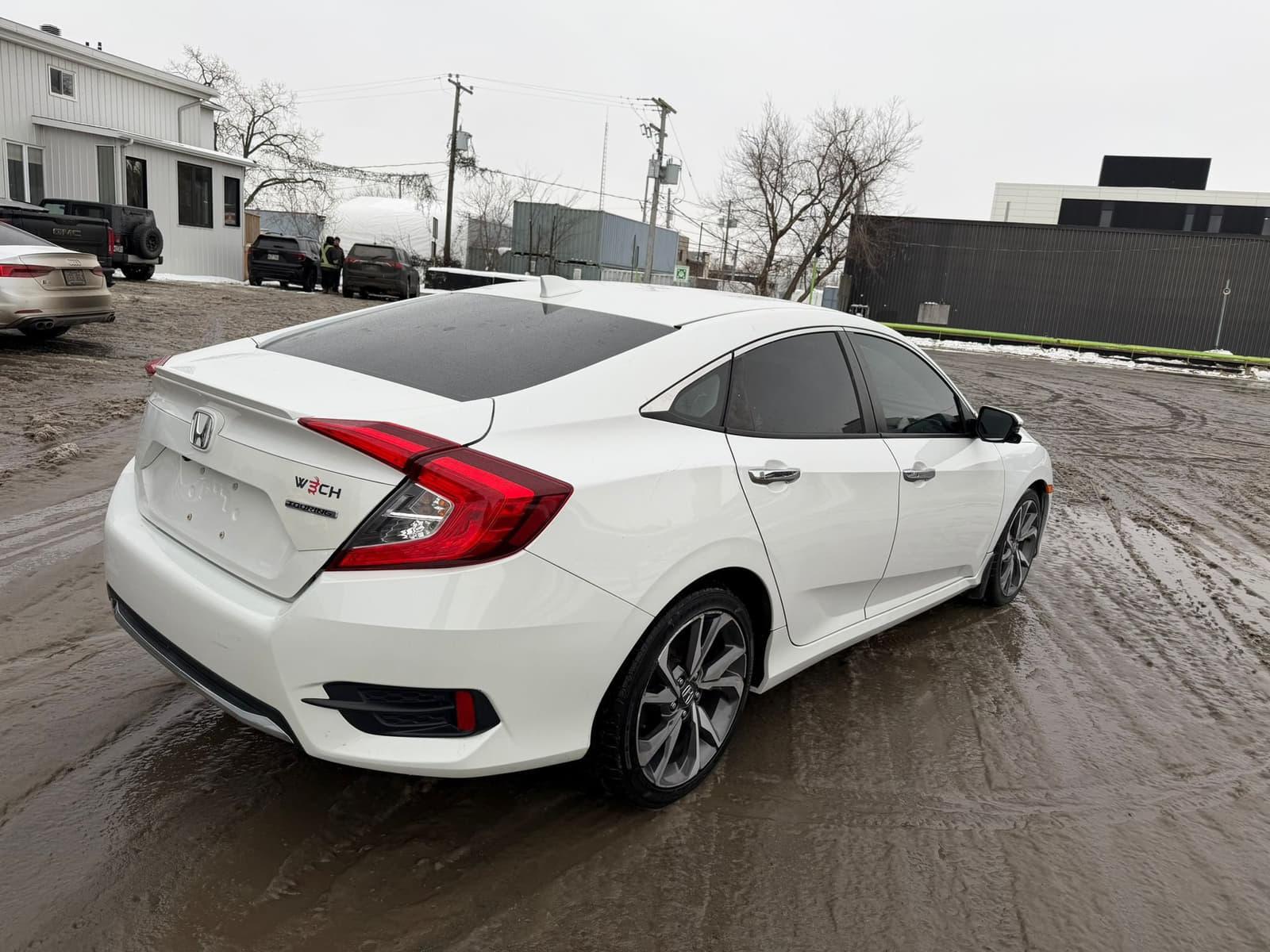 Honda Civic Touring 2019 | AHM Auto